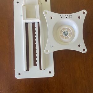 VIVO Height Adjustable 17 to 32 inch Single Monitor Mount